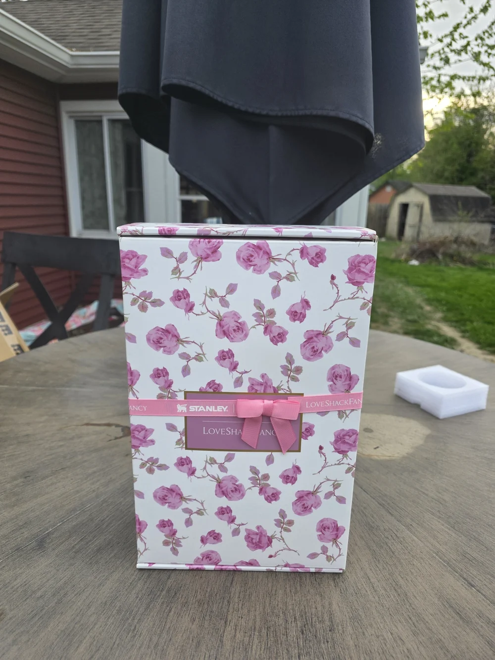 AUTHENTIC LSF+STANLEY 40OZ RIBBON ROSA - Picture 1 of 5